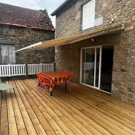 La Maison Des Artistes بيت للعطل *