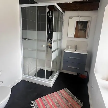 La Maison Des Artistes بيت للعطل